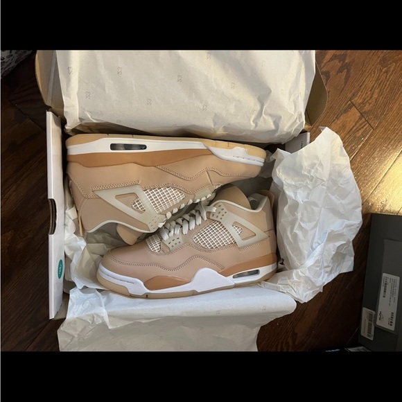 Jordan 4 Shimmer - Picture 1 of 4